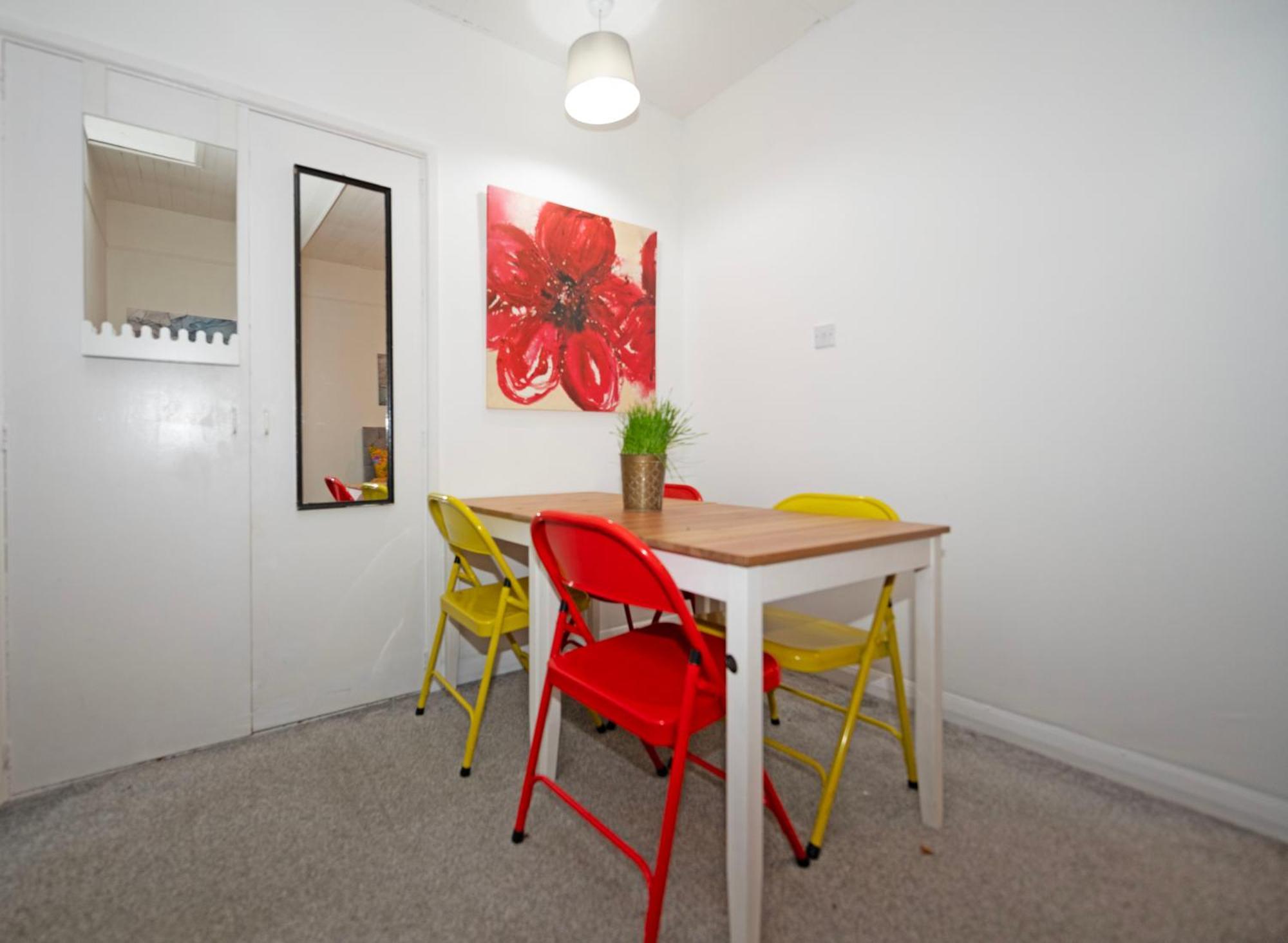 Flat In Clapham Budget Friendly Stay London Eksteriør billede