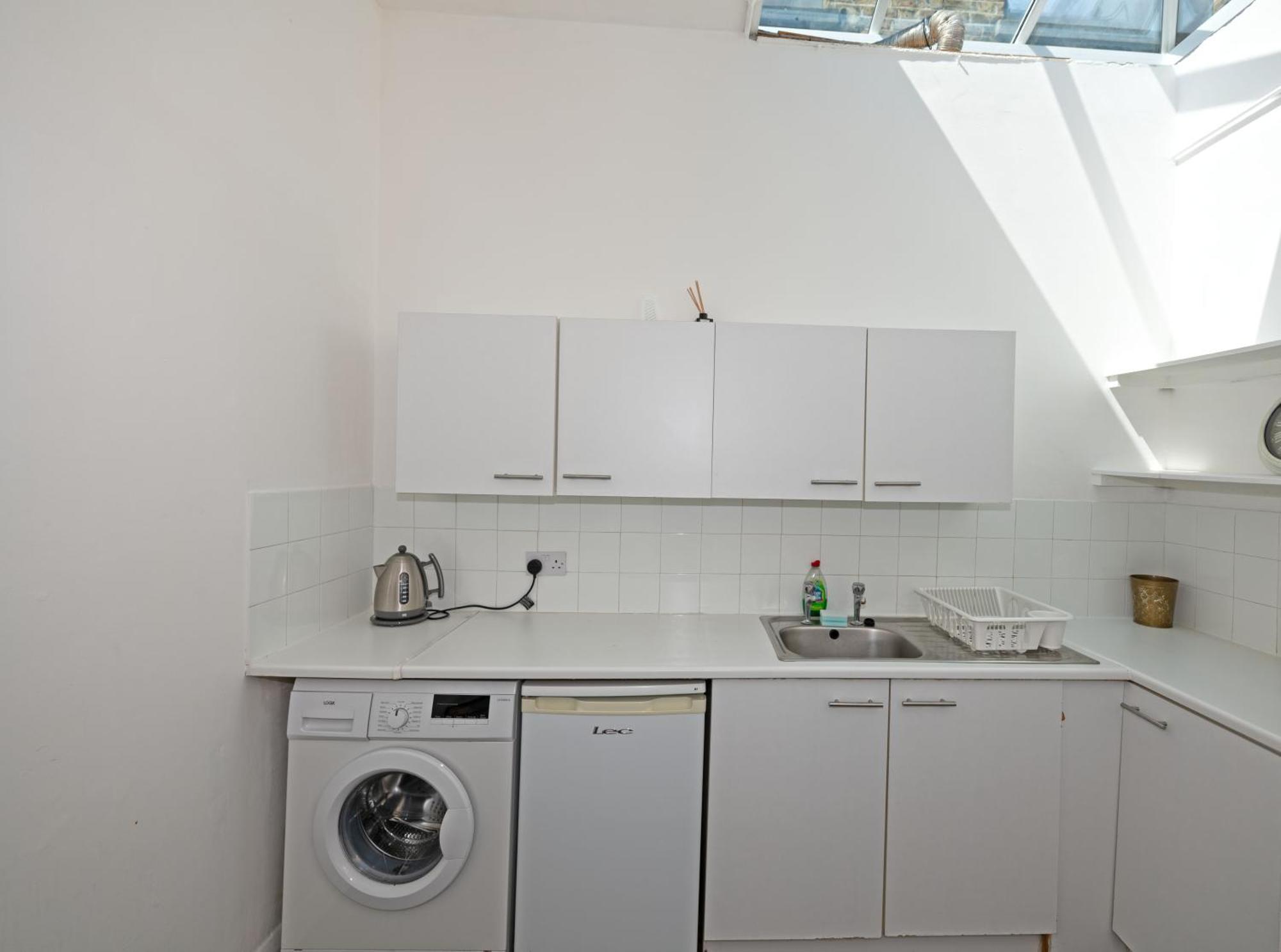 Flat In Clapham Budget Friendly Stay London Eksteriør billede