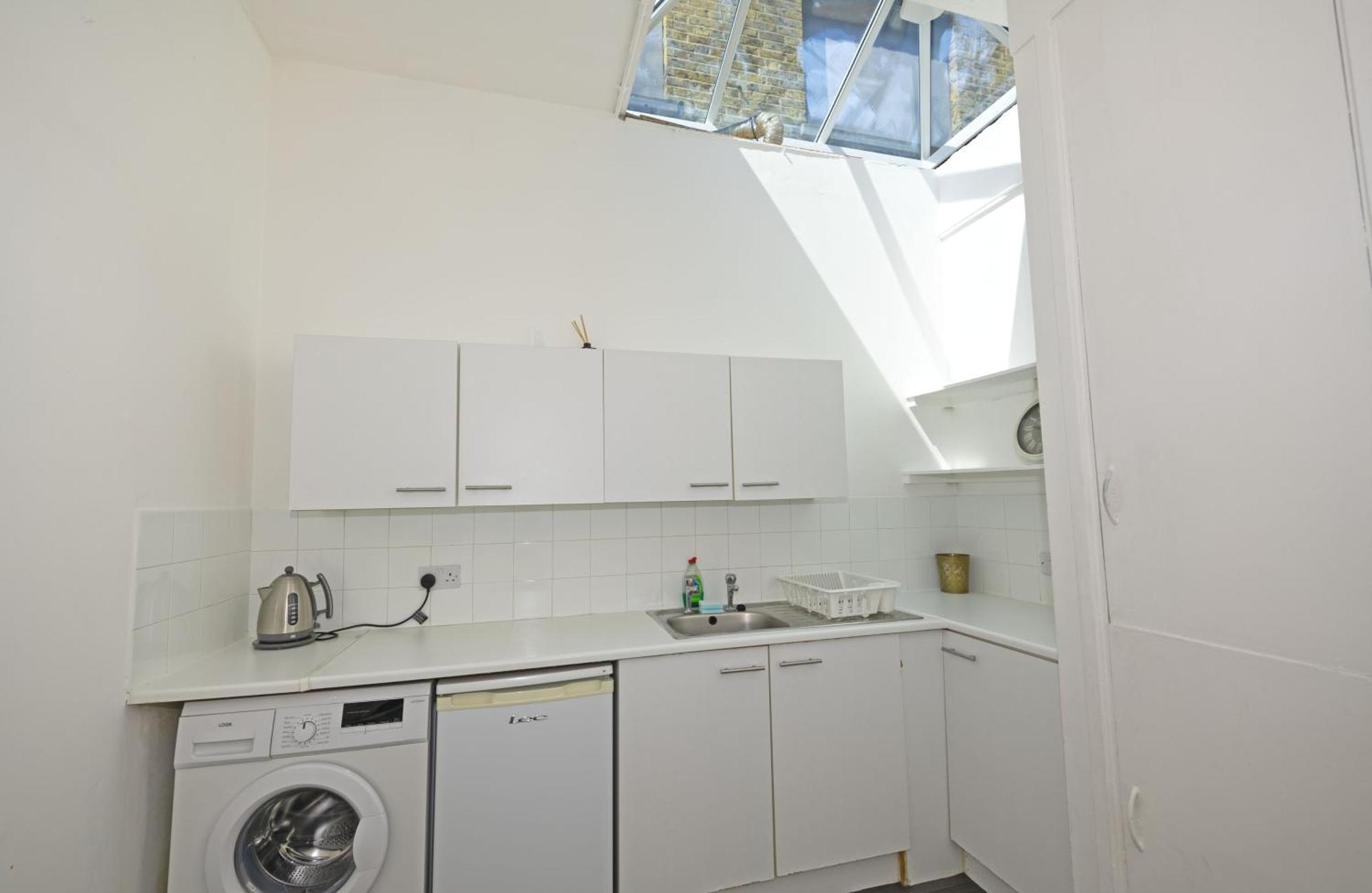 Flat In Clapham Budget Friendly Stay London Eksteriør billede