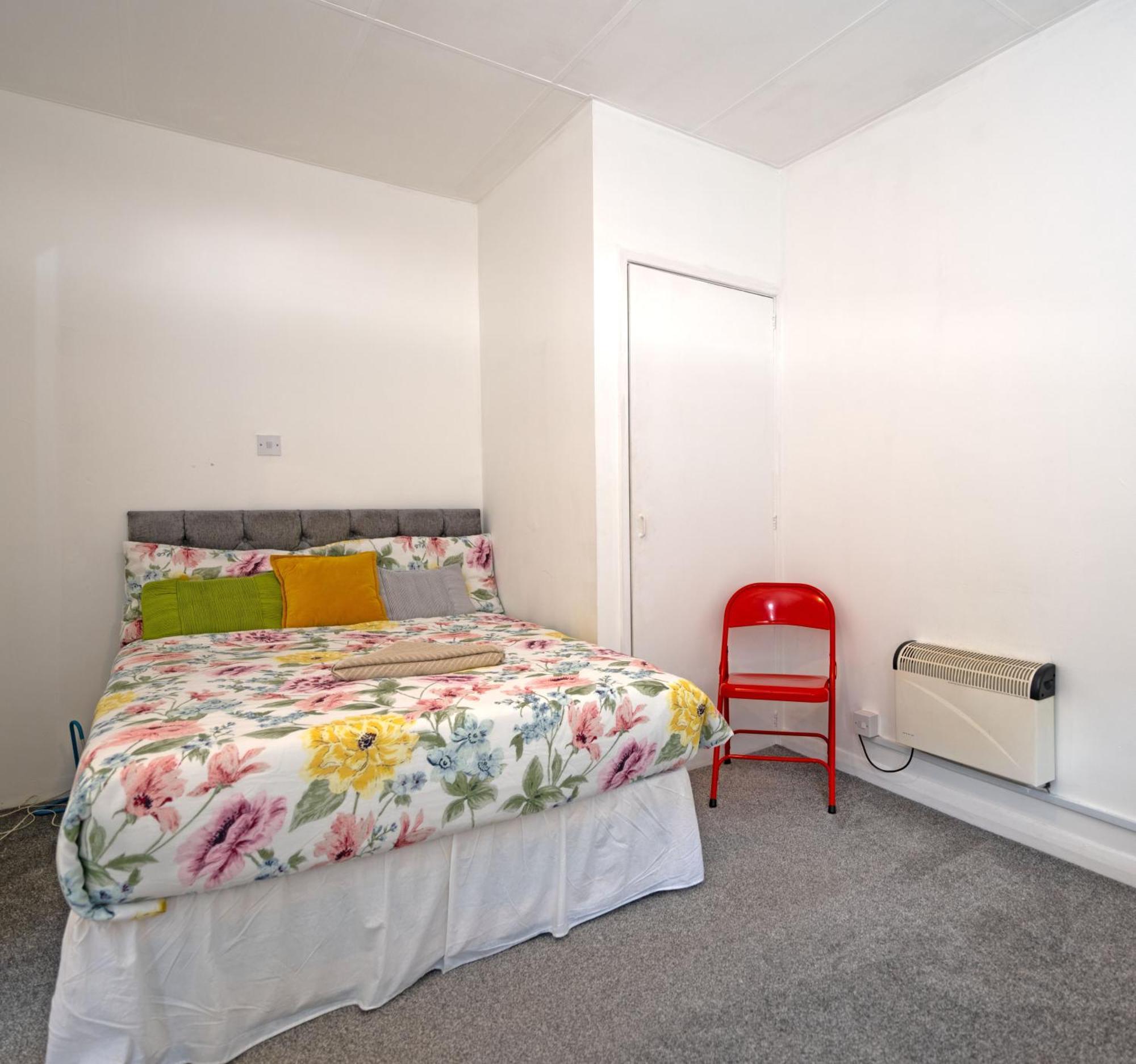 Flat In Clapham Budget Friendly Stay London Eksteriør billede